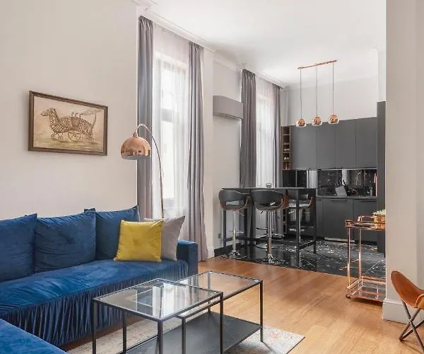 Apartment New High-end 2br With Parking *